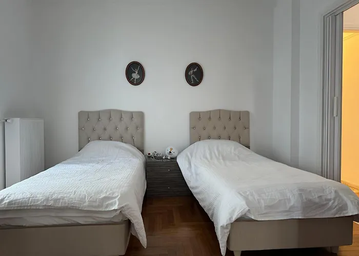 Apartment By Paleo Faliro, Really Close To The Sea
